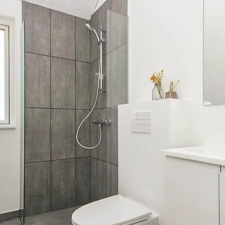 Luxury Retreat Near Lakolk - By Traum Holiday home